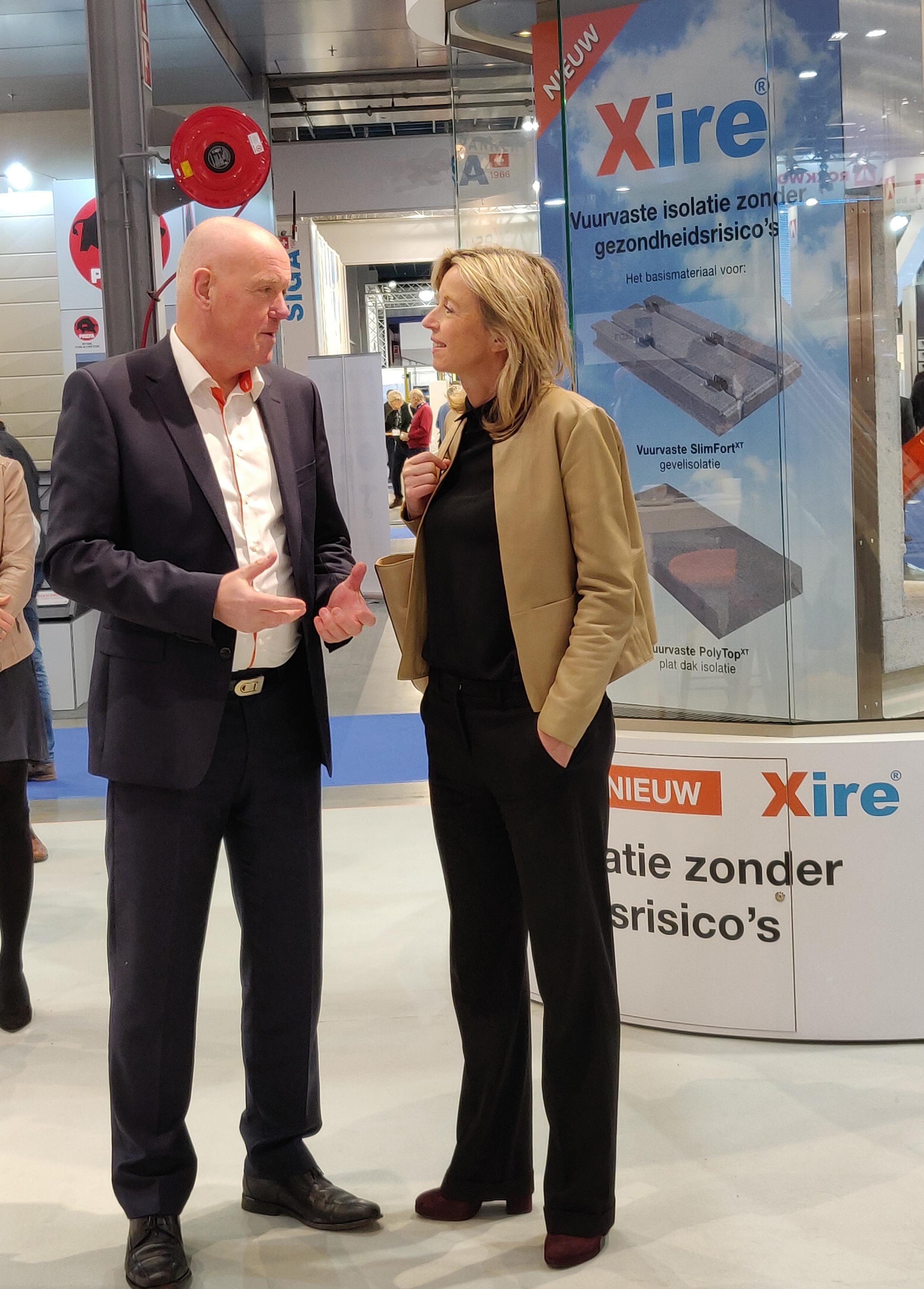 Minister Ollongren brengt bezoek aan IsoBouw